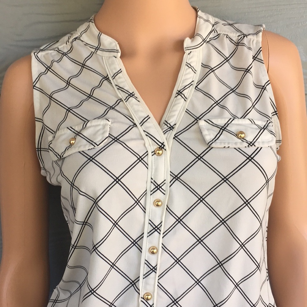 ⚡️White House Black Market Blouse (Final Price)* - Picture 8 of 8